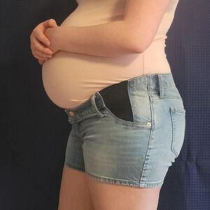 🎉HOST PICK🎉 Isabel Maternity 8 Light Wash Shorts NWT
